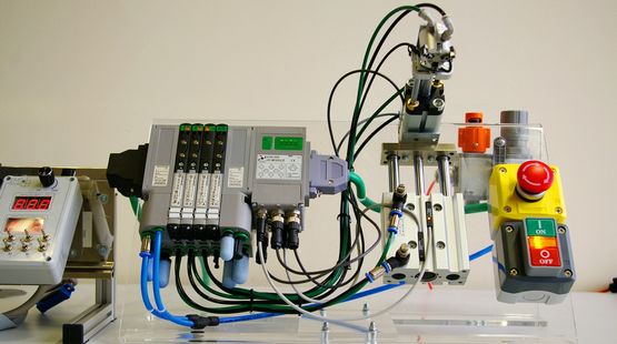 Serwis - Telekomunikacja, Automatyka przemysłowa, Elektronika przemysłowa, Informatyka, Hosting, Serwery | Kontakt: +48 509-018-385